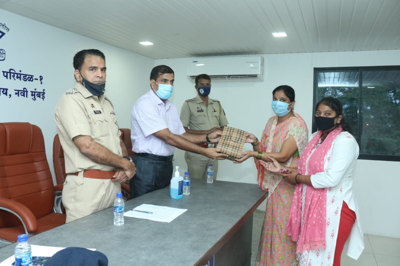 Adarsh Maharashtra | कर्तव्य बजावीत असतांना...