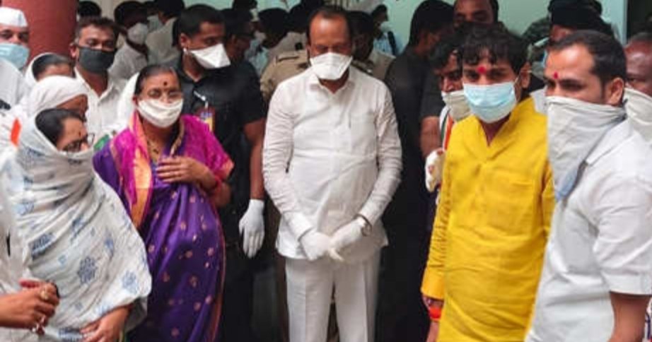 Adarsh Maharashtra | महाविकास फोडाफोडी? शिवसेनेचे ५ नगरसेवक आणि पदाधिकाऱ्यांचा राष्ट्रवादीत...