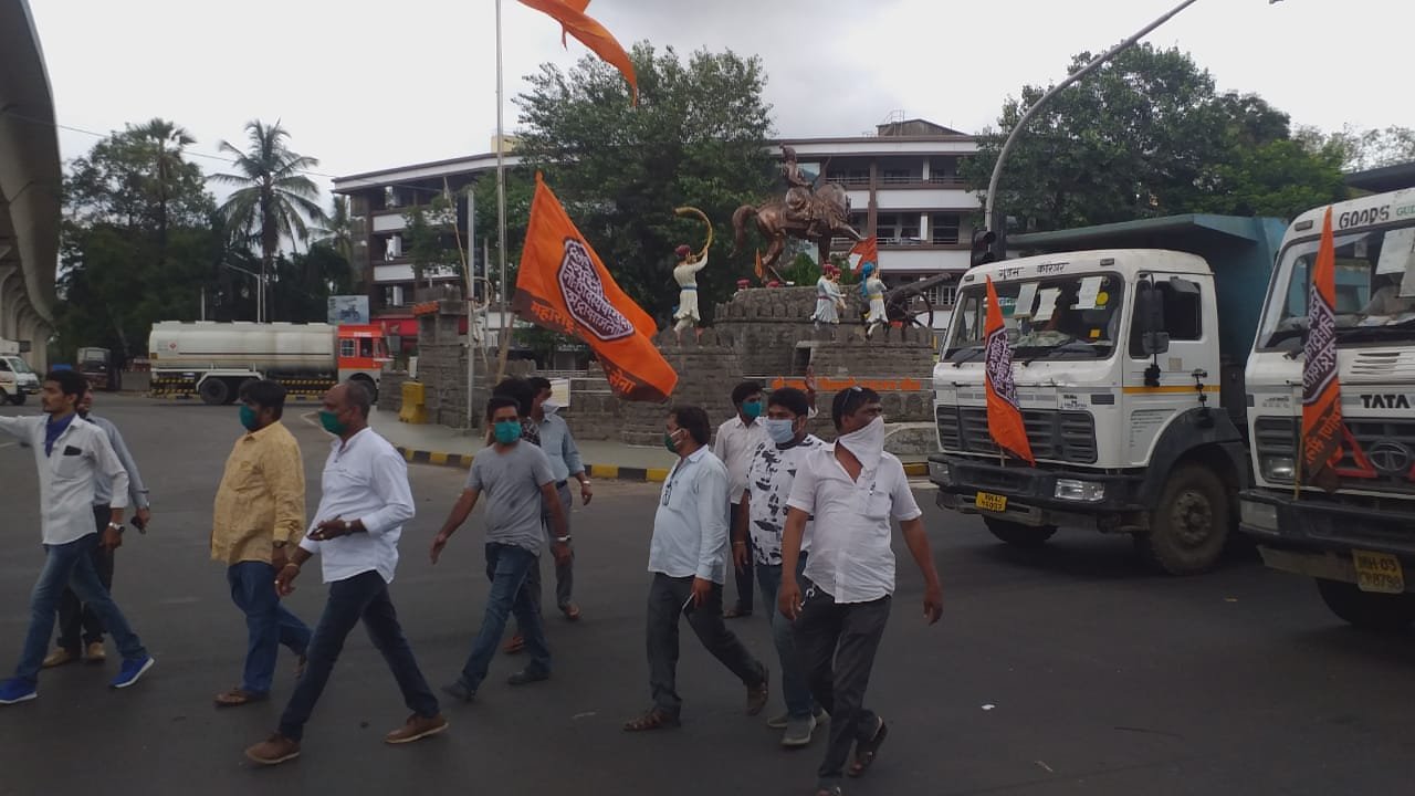 Adarsh Maharashtra | मनसे वाहतूक सेनेच्या हॉर्न वाजवत सरकारचा केला निषेध!