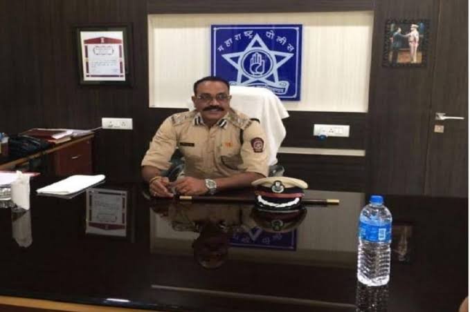 Adarsh Maharashtra | नवी मुंबई: पोलिसावर...