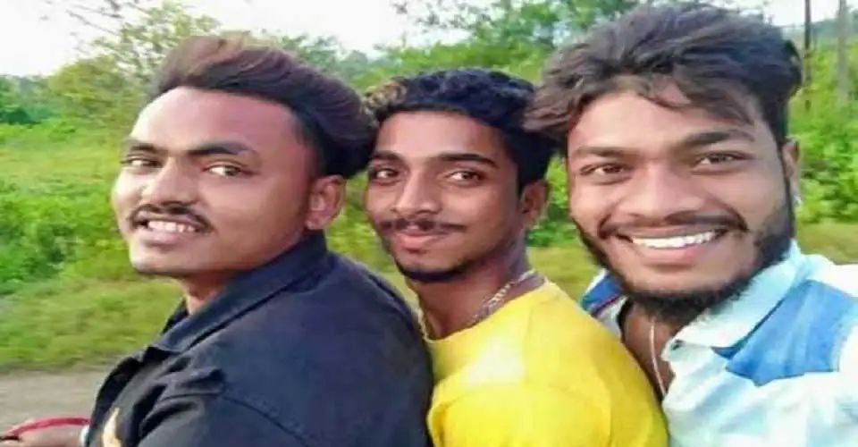 Adarsh Maharashtra | अखेर तिघे मित्र गेले दीर्घ प्रवासावर! लाँग ड्राइव्ह विथ ब्रदर व्हॉट्सअ‍ॅप...