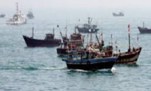 Adarsh Maharashtra | मच्छिमारांना इशारा, पुढचे काही दिवस समुद्रात जाऊ नये !