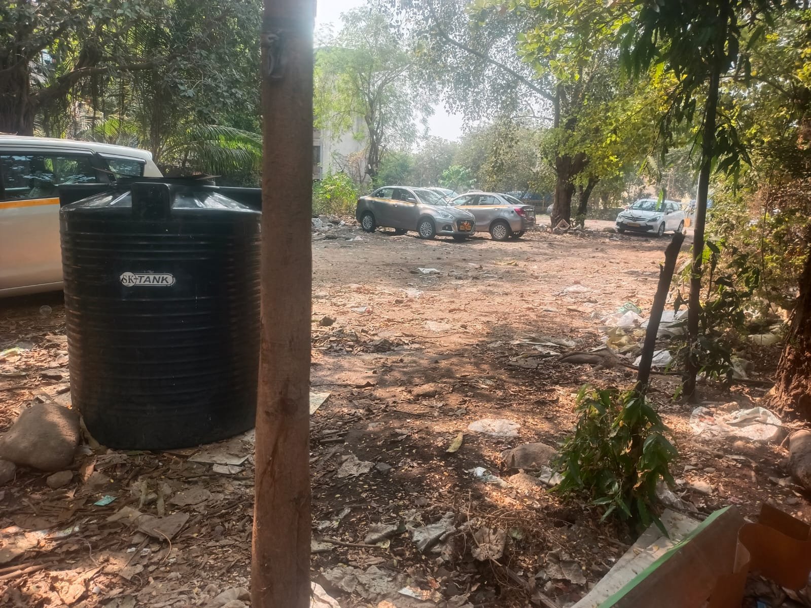 Adarsh Maharashtra | अनधिकृत वाहने पार्क...