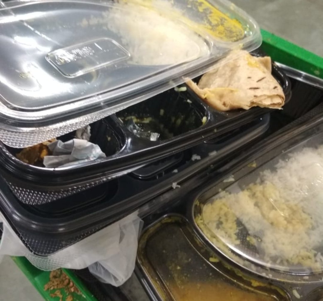 Adarsh Maharashtra | मिठागर रोड येथील कोविड सेंटर मध्ये रुग्णांना पुन्हा अर्धवट शिजलेले जेवण व...