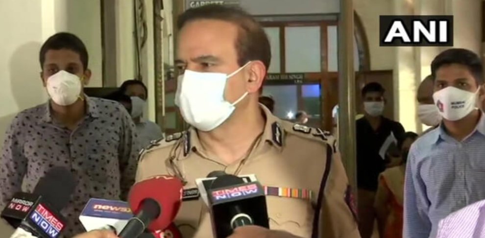 Adarsh Maharashtra | TRP साठी घरांमध्ये पैसे...