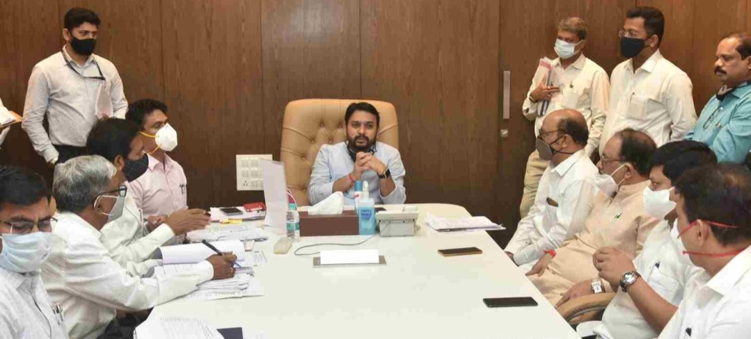 Adarsh Maharashtra | राज्यातील सहकारी मजूर संस्थांनी स्थानिकांना रोजगार देऊन कामात...