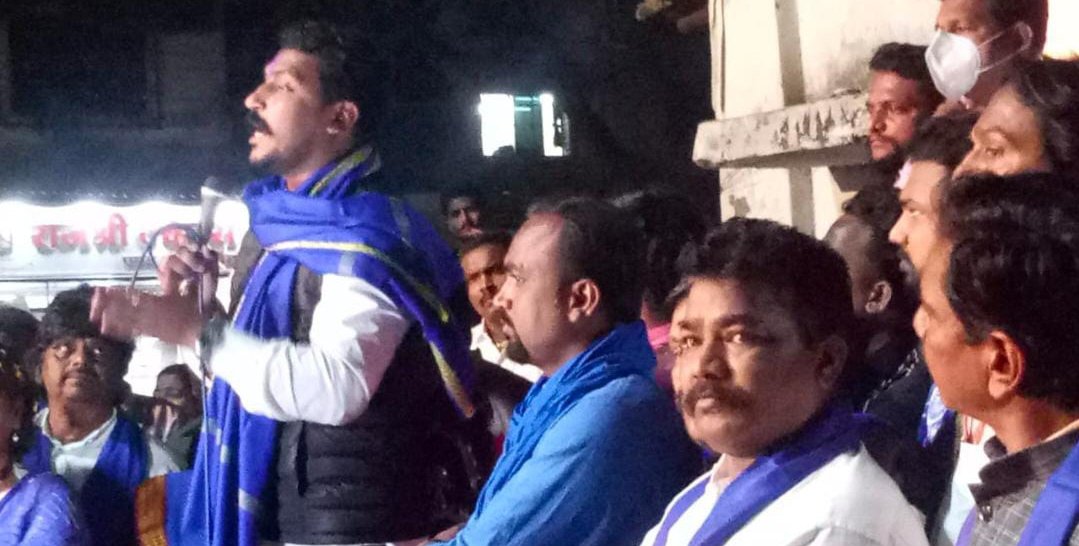 Adarsh Maharashtra | दिल्लीच्या तख्तावर निळा...