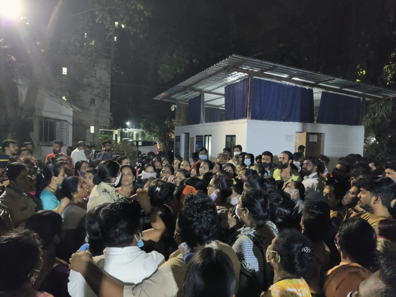 Adarsh Maharashtra | घर विक्रीच्या वादावरून चुलत भावावर वार !  उपचार दरम्यान मृत्यू !