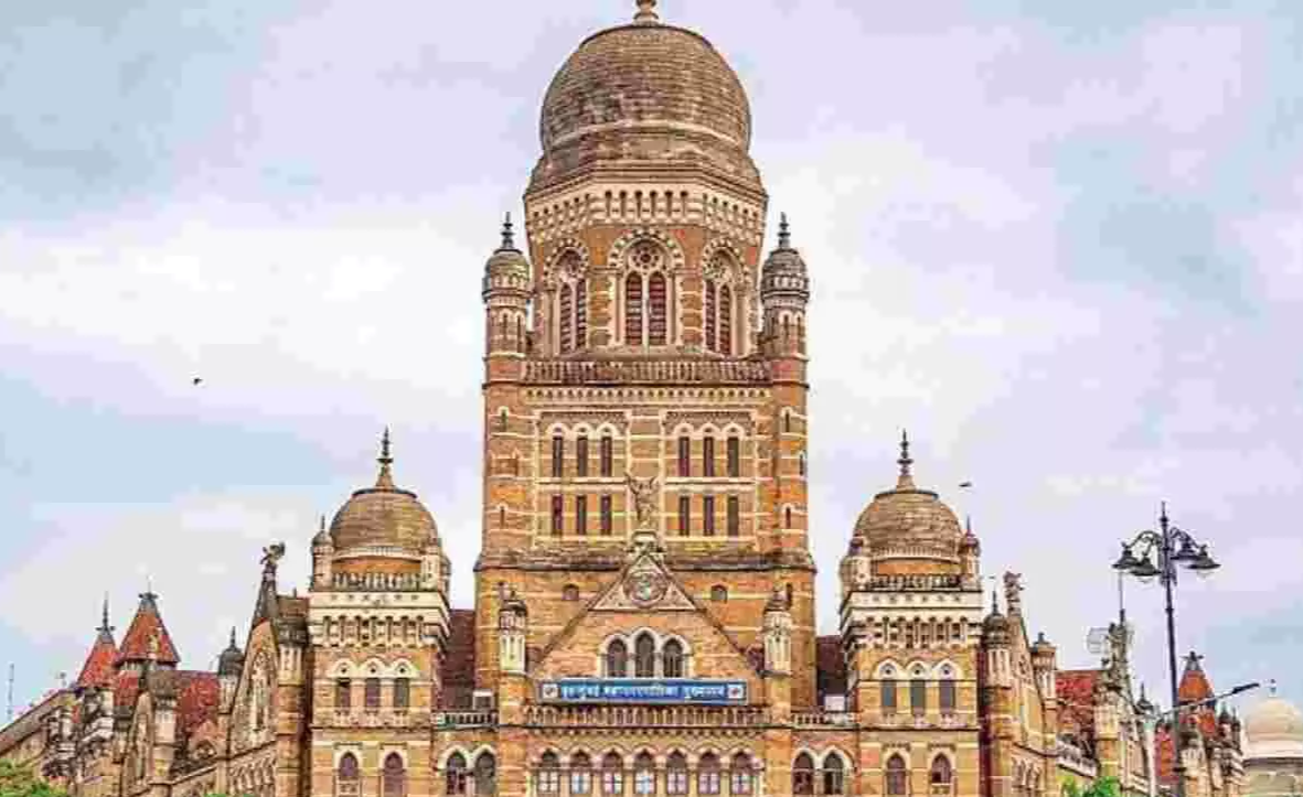 Adarsh Maharashtra | मुंबई पालिका कारभाराची चौकशी करताना!लोकसेवकांच्या विकासनिधीचीही चौकशी...