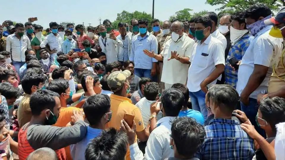 Adarsh Maharashtra | परप्रांतीय कामगारांचा...