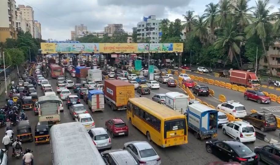 Adarsh Maharashtra | मुलुंडच्या टोलनाक्यांजवळ...