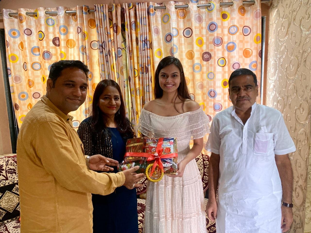 Adarsh Maharashtra | सौ. सुमन आर अग्रवाल यांच्याहस्ते अग्रसेन महाराजांच्या सम्मानार्थ...