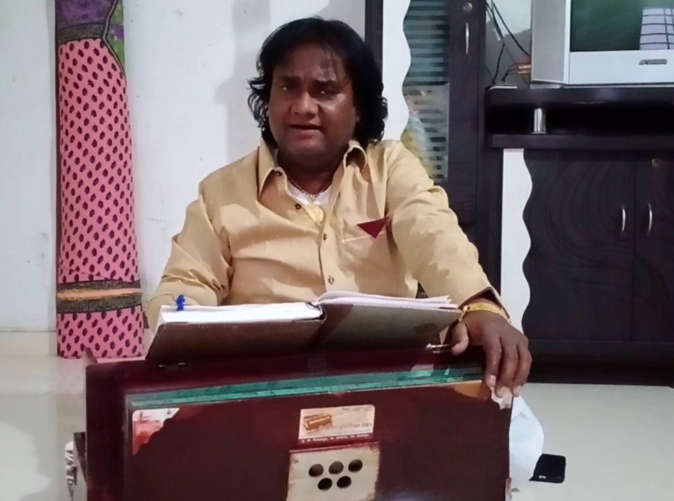 Adarsh Maharashtra | कोरोनावर : कलावंत, सैनिक, पोलीस, डॉक्टर, नर्स यांना गायक आनंद शिंदे यांनी...