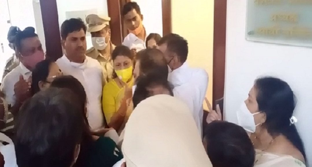 Adarsh Maharashtra | मुंबई महापालिकेत शिवसेना-भाजप नगरसेवकांमध्ये बाचाबाची,ऑडिओ क्लिपबद्दल...