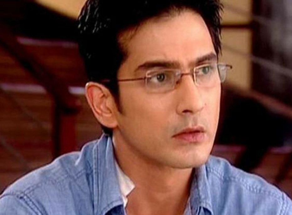 Adarsh Maharashtra | अभिनेता समीर शर्माची गळफास...