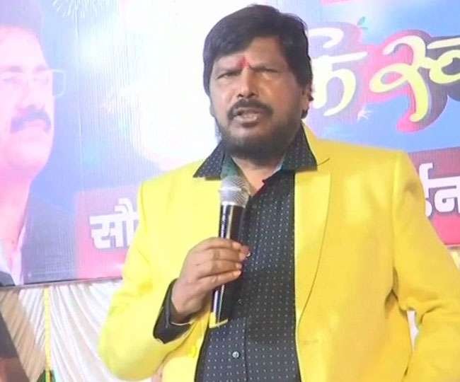 Adarsh Maharashtra | साथ भाजपला की काँग्रेसला; हवेचा अंदाज पाहून ठरवू- आठवले