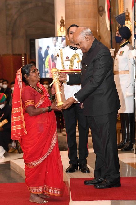 Adarsh Maharashtra | महाराष्ट्रातील ६ मान्यवरांचा पद्म पुरस्काराने सन्मान