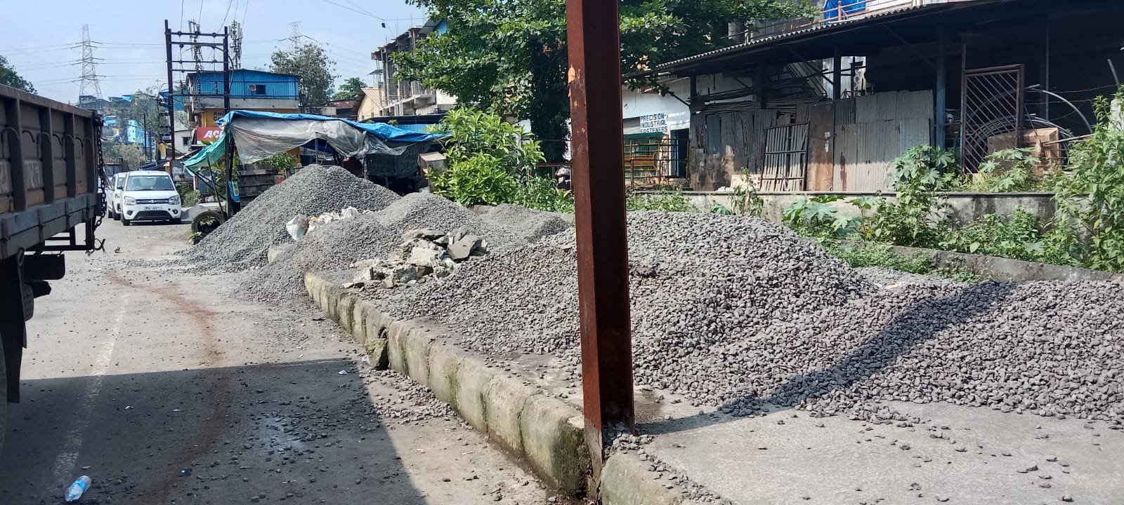 Adarsh Maharashtra | रबाले एमआयडीसीत उद्योजकांनी...