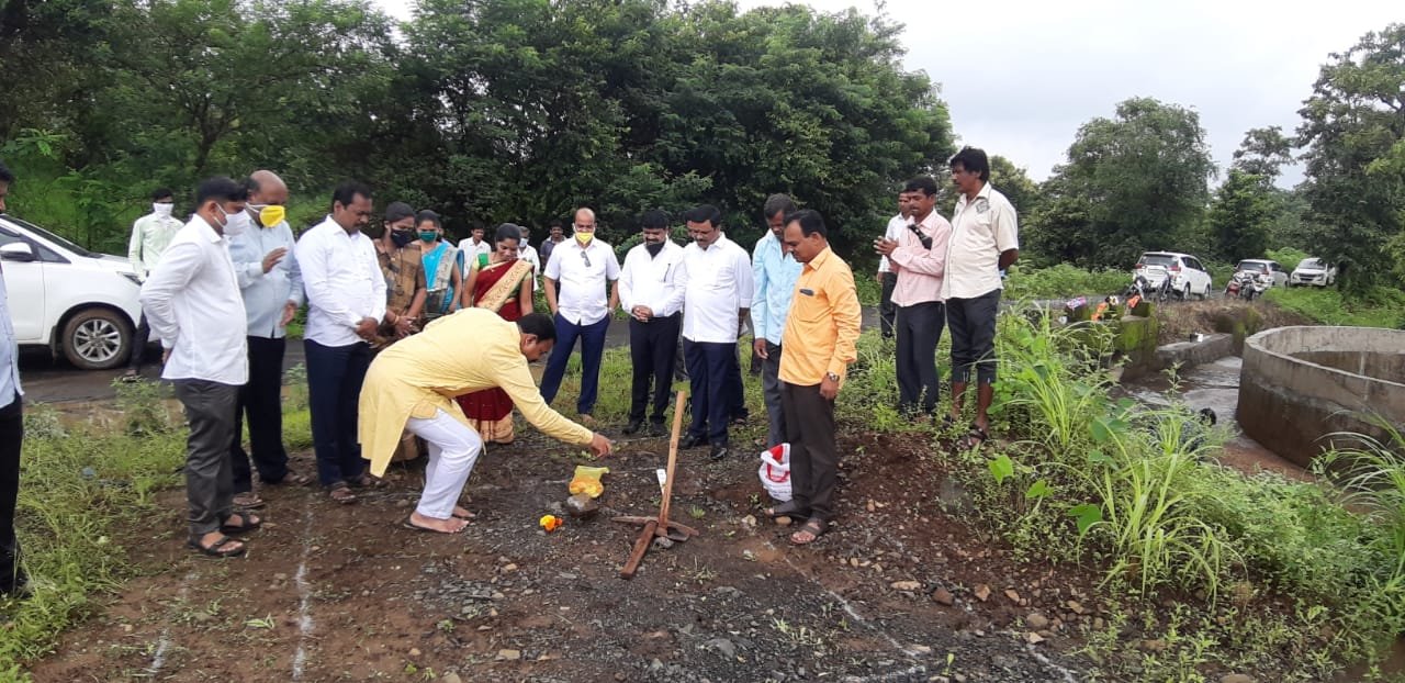 Adarsh Maharashtra | पेंढरघोळ येथे पाणी योजनेचे...