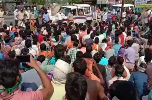 Adarsh Maharashtra | चंद्रपुरात हजारो मजुरांची धडकी भरवणारी गर्दी, मजुरी नाही, रेशन संपल्याने...