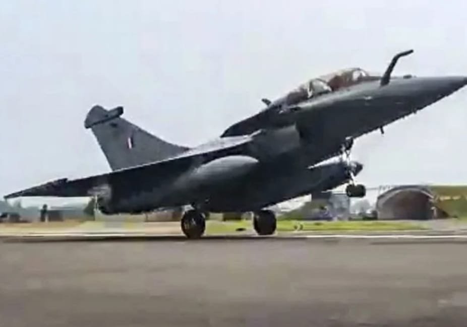 Adarsh Maharashtra | वायुसेनेची ताकद वाढणार, फ्रान्समधून आलेले ५ राफेल विमान १० सप्टेंबरला...