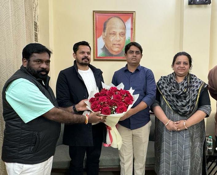 Adarsh Maharashtra | राष्ट्रवादी युवक...