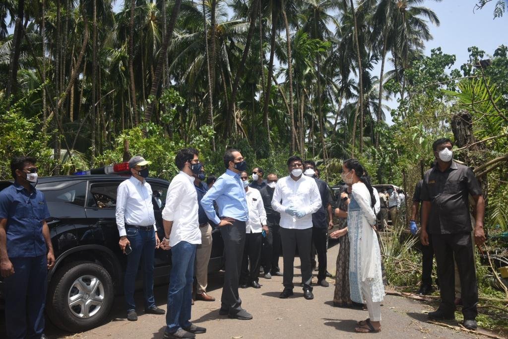 Adarsh Maharashtra | रायगडसाठी १०० कोटीचा तातडीचा निधी; मुख्यमंत्र्यांकडून घोषणा