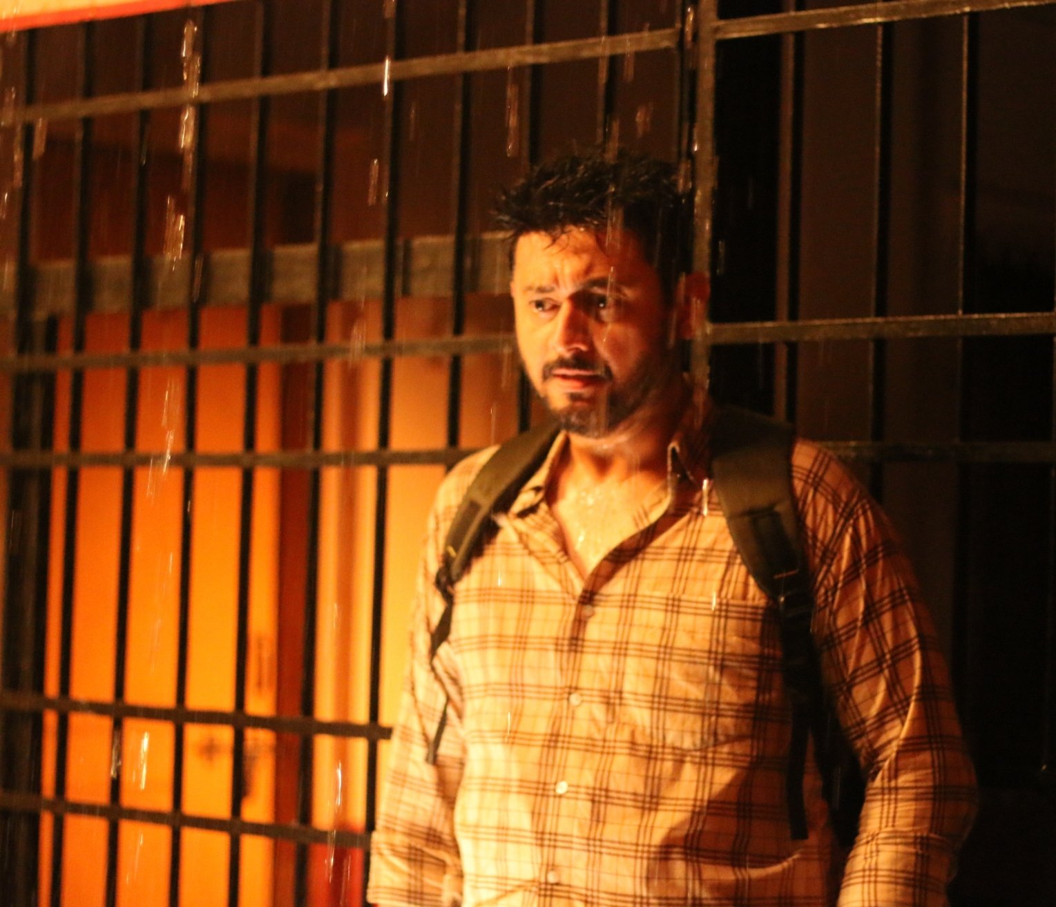 Adarsh Maharashtra | स्वप्नील जोशीची मुख्य भूमिका असलेल्या 'समांतर' या वेब सिरीजला अवघ्या ३...