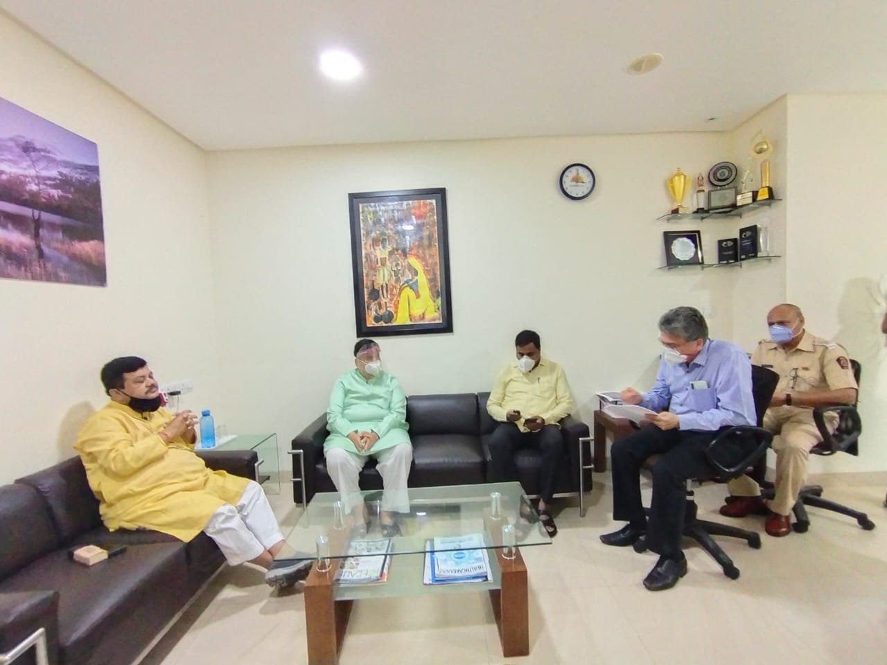 Adarsh Maharashtra | कुर्ला येथील कोहिनूर रुग्णालयात सामान्य रुग्णाला लाखाचे बिल...