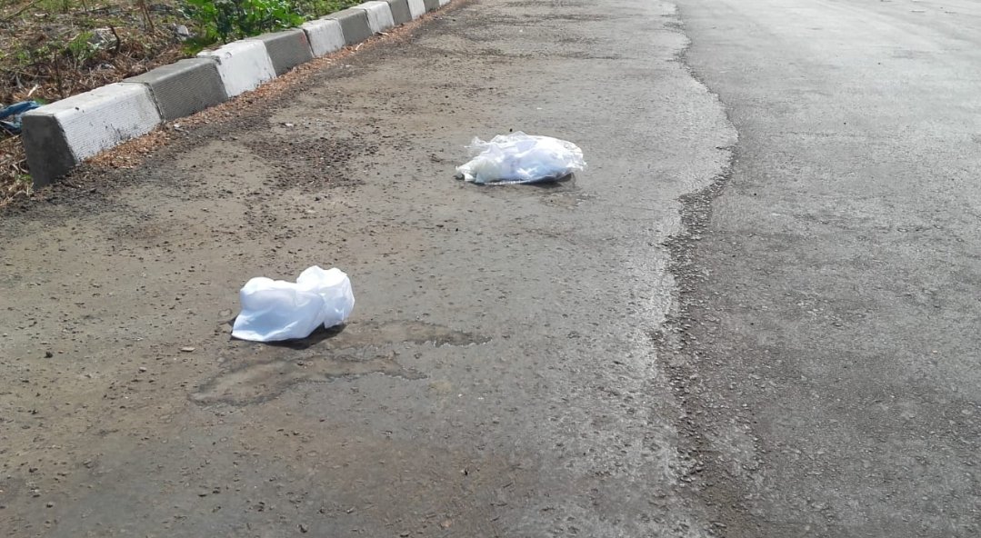 Adarsh Maharashtra | टाटा कॉलनी स्मशानभुमीच्या बाहेर वापरलेले पीपीई किट आढळल्याने परिसरातील...