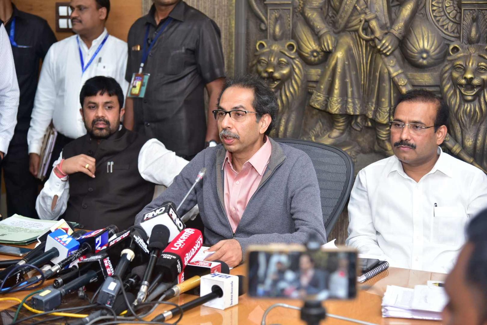 Adarsh Maharashtra | कोरोनामुळे राज्यात...