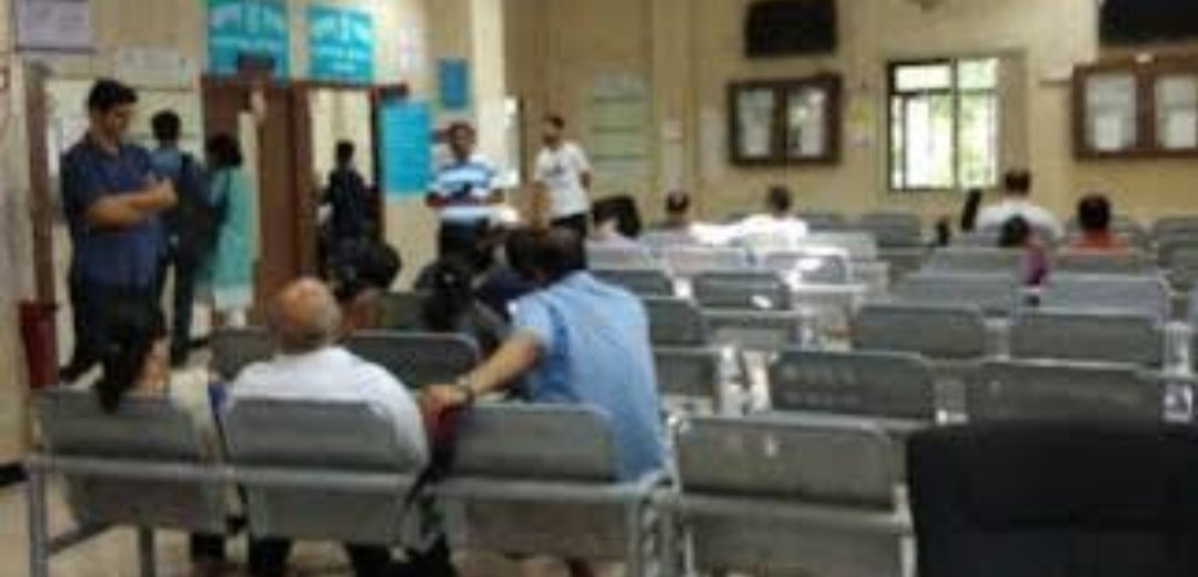 Adarsh Maharashtra | कोट्यवधींचा महसूल पाण्यात!मुंबईत एप्रिलमध्ये फक्त 27 कागदपत्रांची नोंदणी