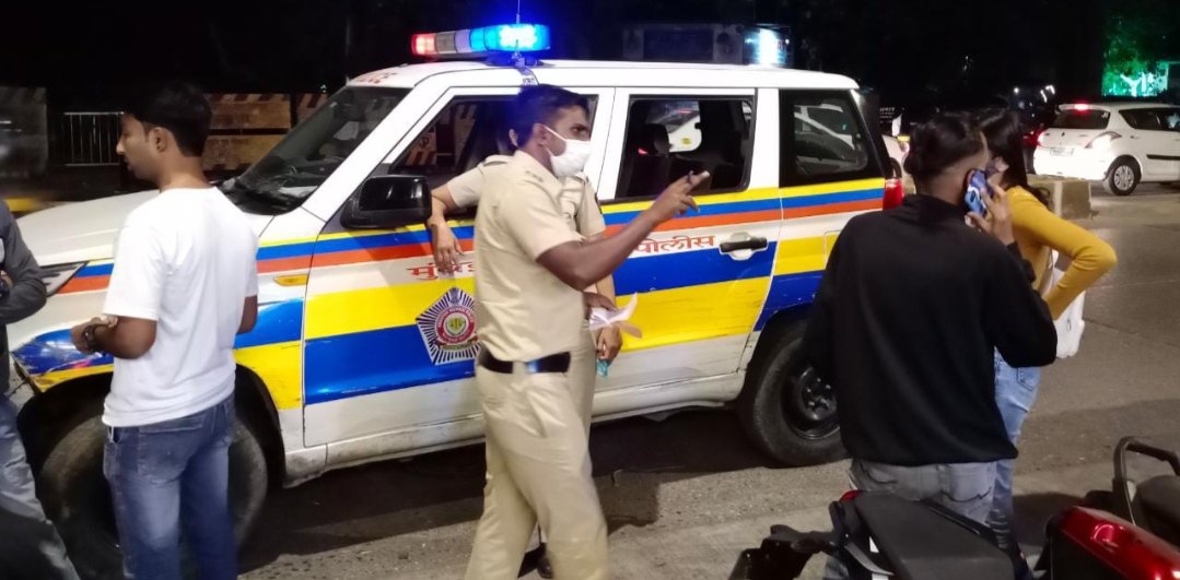 Adarsh Maharashtra | घाटकोपर मध्ये पोलिसांनी रस्त्यावर मास्क न घालणाऱ्यावर धडक कारवाई सुरू...