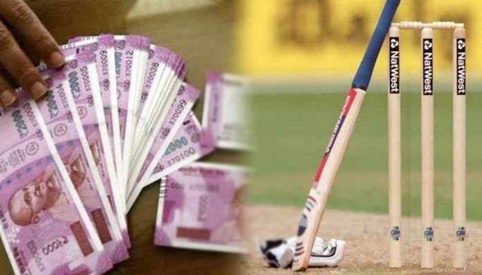 Adarsh Maharashtra | डी वाय पाटील स्टेडियम येथे सुरु असलेल्या क्रिकेट मॅच वर बेटींग लावणाऱ्या...