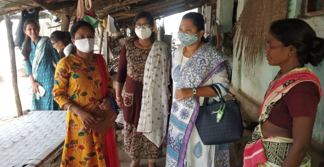 Adarsh Maharashtra | येनबोथला येथे  भाग्यश्री ताई आत्राम यांची भेट,पीडित परिवाराची भेट घेऊन...