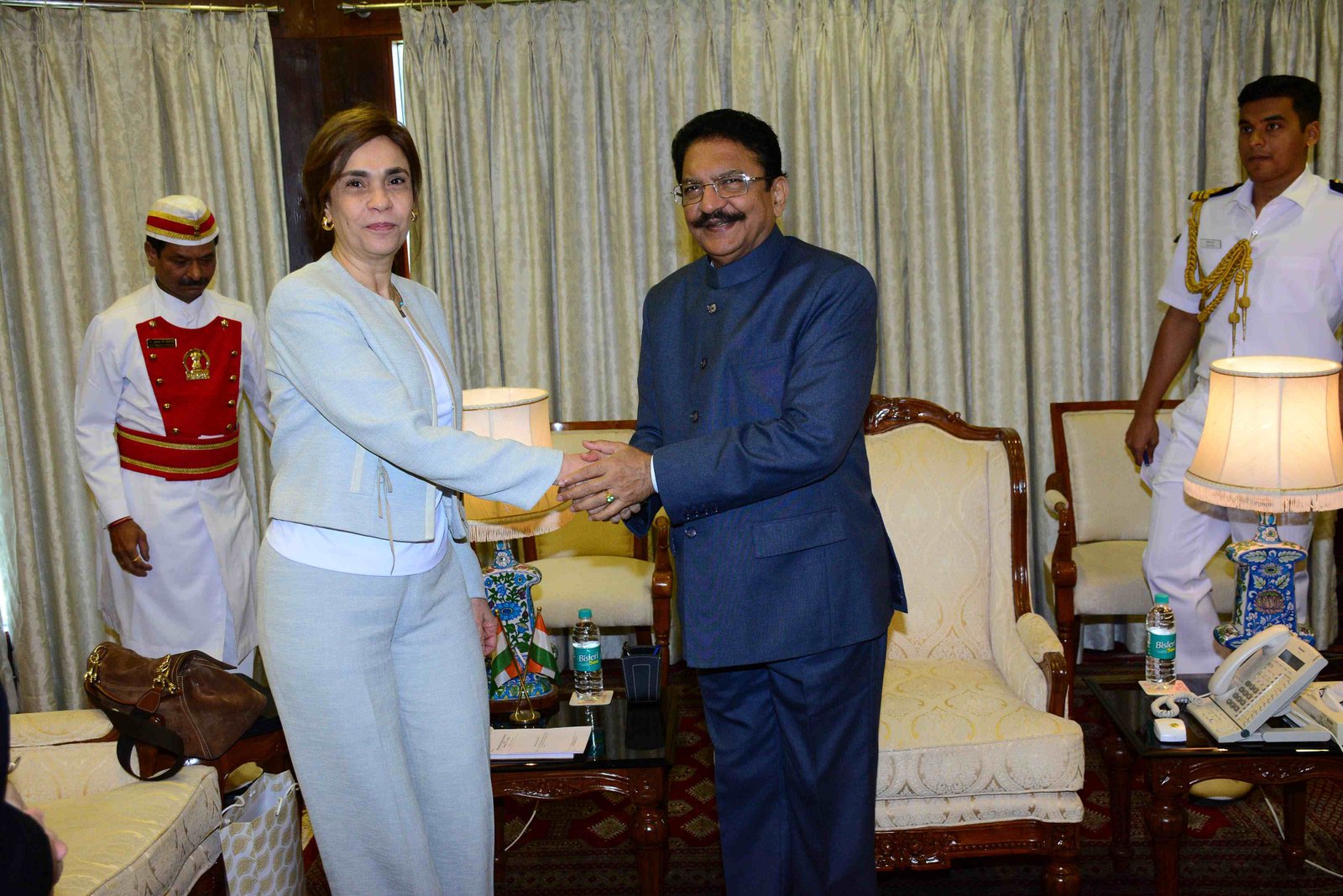 Adarsh Maharashtra | ‘जगप्रसिद्ध अलेक्झांड्रीया ग्रंथालय  एशियाटीक सोसायटीशी सहकार्य करण्यास...