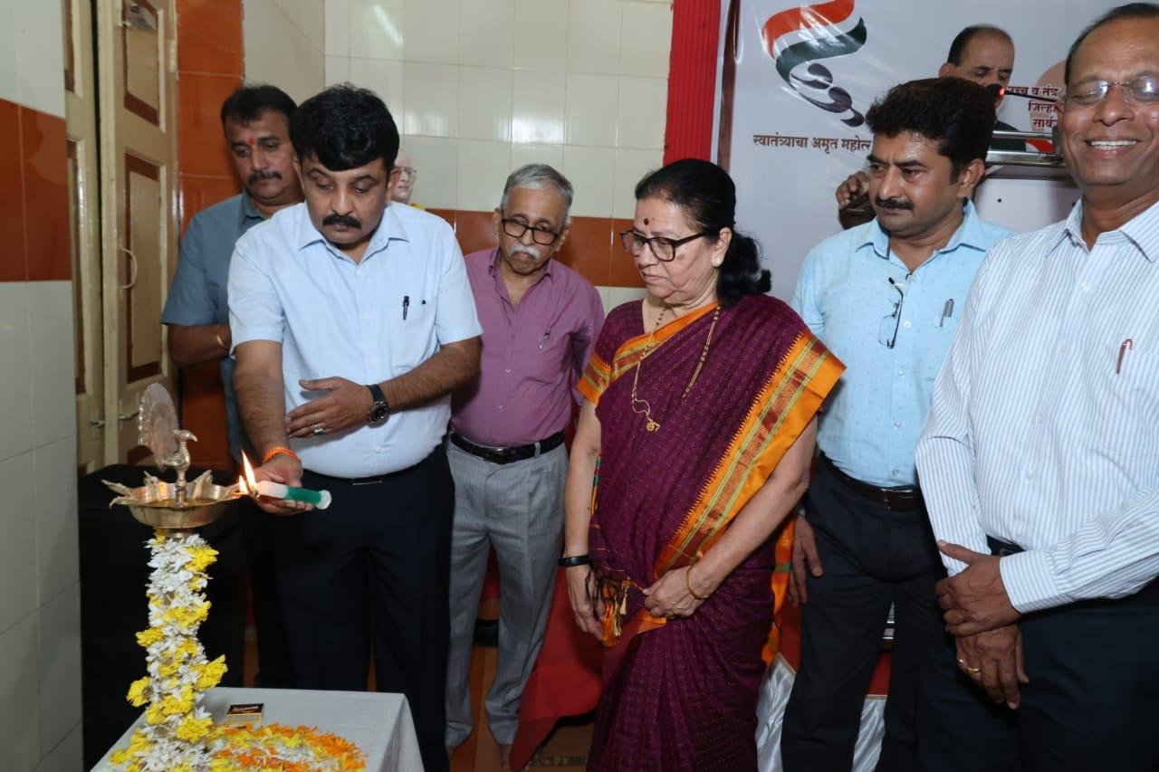 Adarsh Maharashtra | जिल्हाधिकारी डॉ.महेंद्र कल्याणकर...