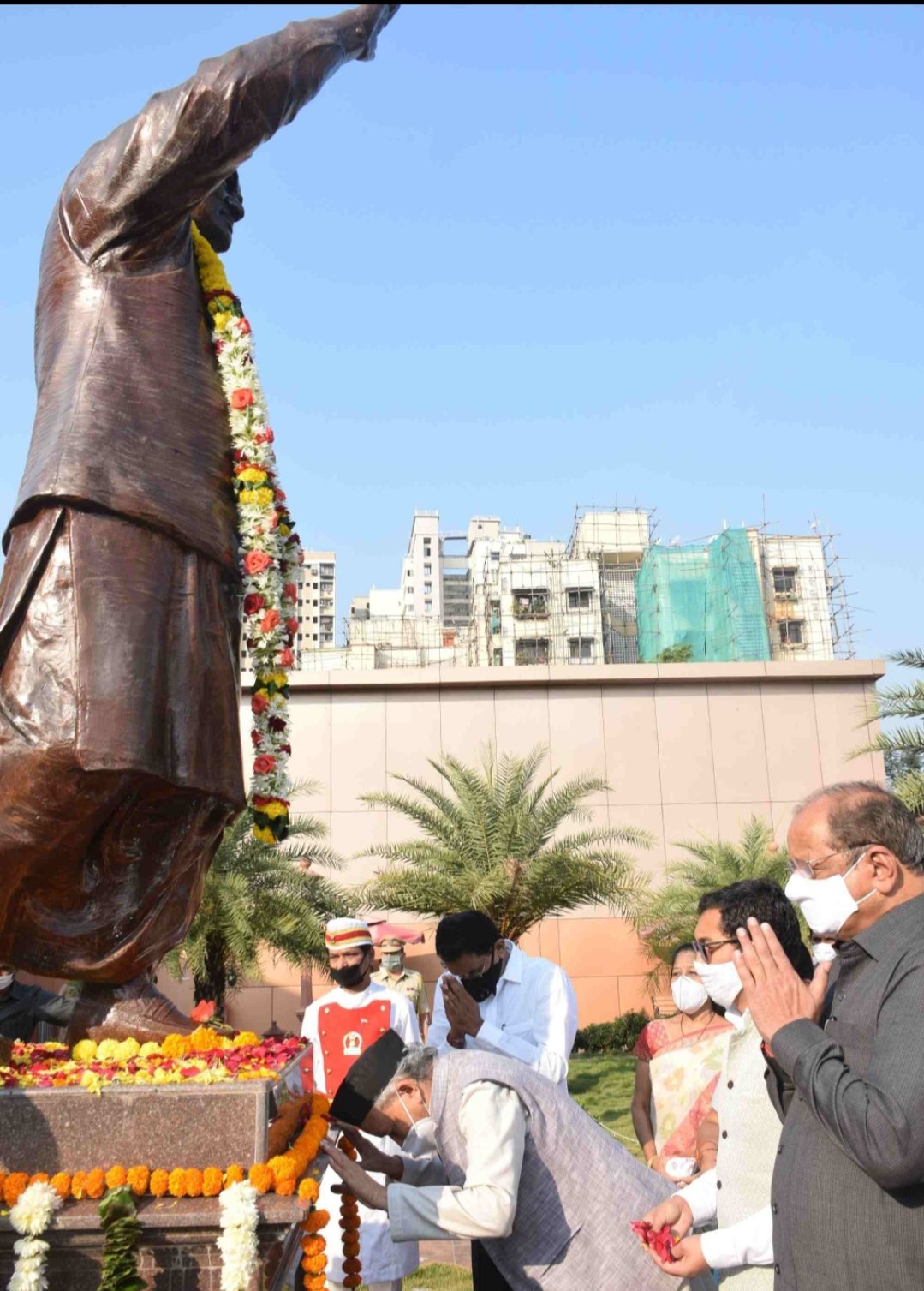 Adarsh Maharashtra | बोरीवली येथील अटल स्मृती उद्यानाला भेट राज्यपालांचे अटल बिहारी वाजपेयी...