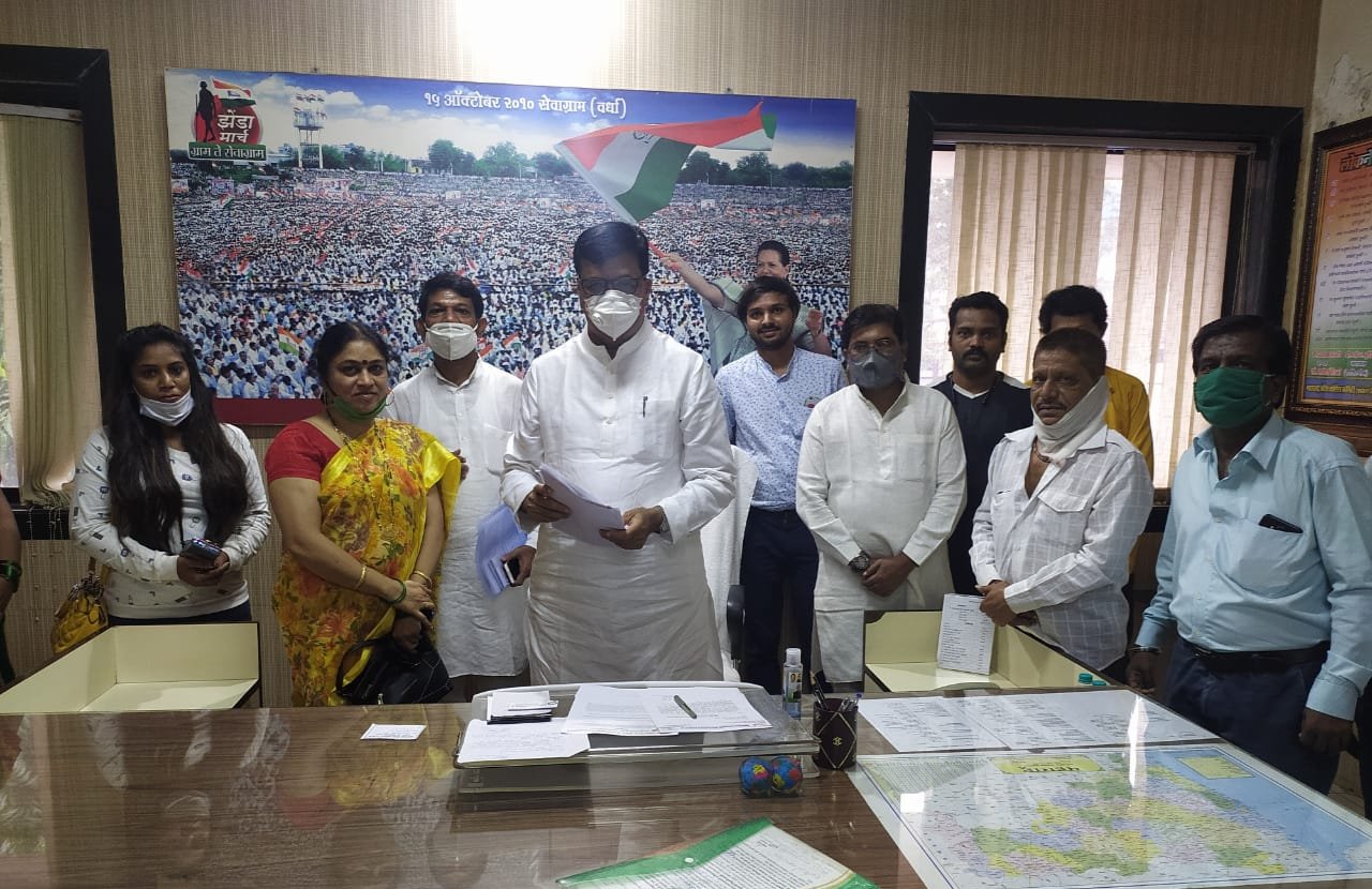 Adarsh Maharashtra | मराठी चित्रपट निर्माता यांच्या अडी अडचणी सोडवणार -  ना. बाळासाहेब थोरात.